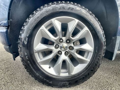 Used 2021 Chevrolet Silverado 1500 Custom w/ LPO, Dark Essentials Package image 12