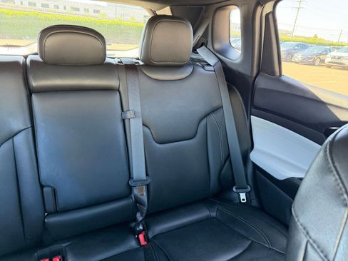 Used 2025 Jeep Compass Limited image 37