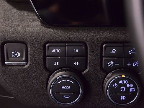 Used 2024 Chevrolet Silverado 2500 High Country w/ Z71 Off-Road Package AWD/4WD image 24