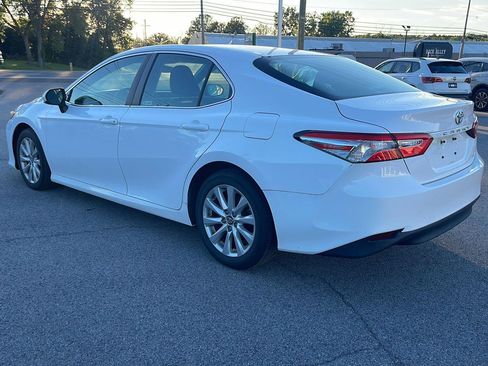Used 2018 Toyota Camry LE FWD image 6