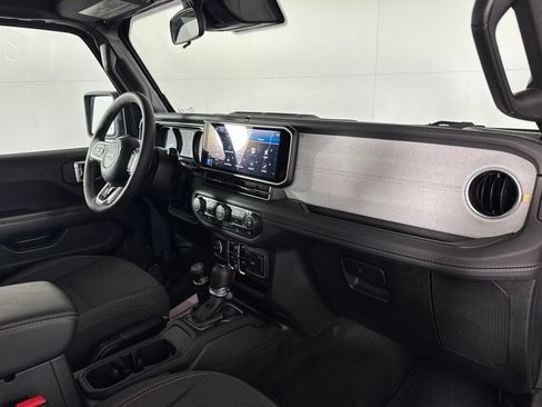 Certified 2025 Jeep Wrangler Unlimited Sahara AWD/4WD image 47