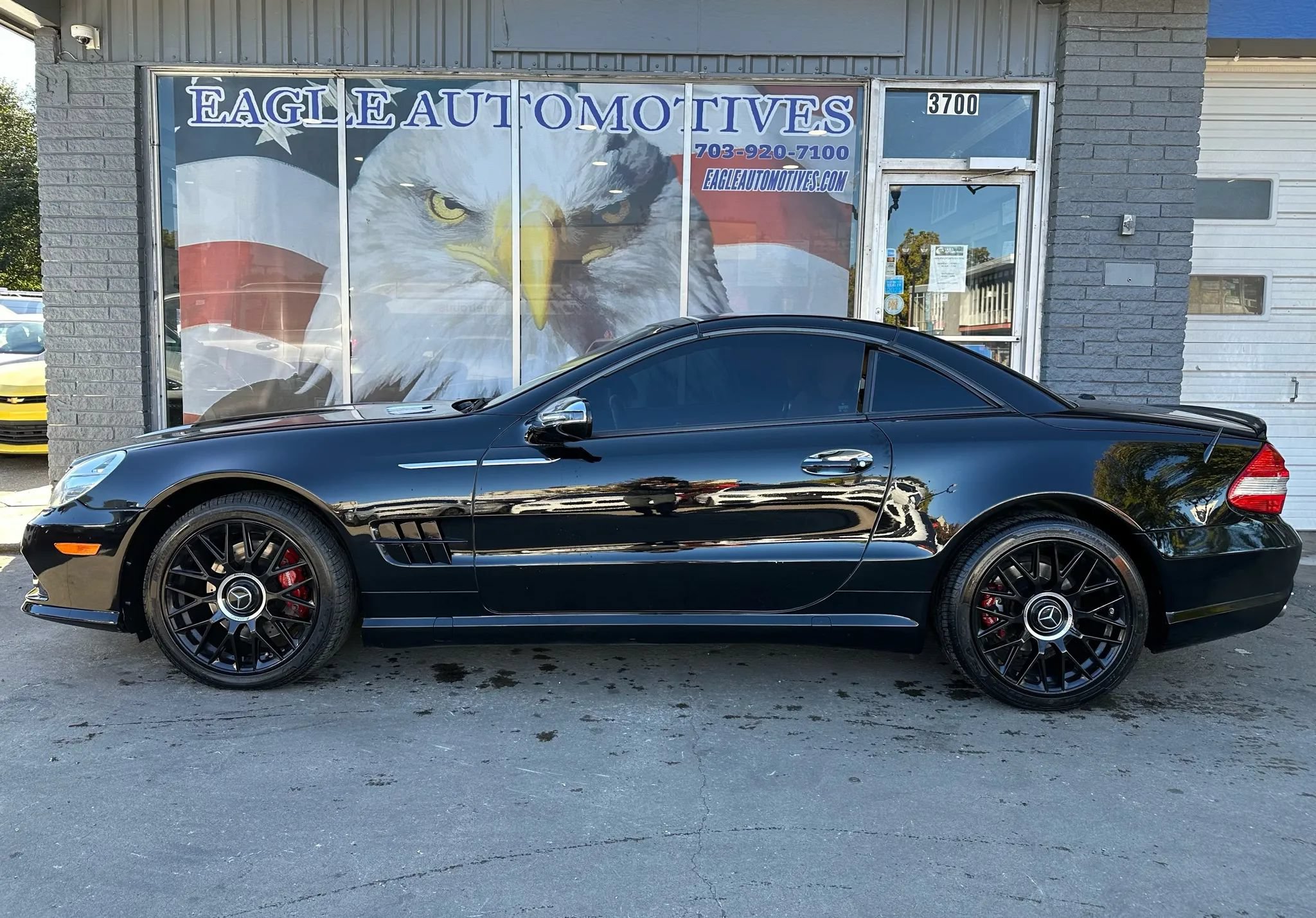 Used 2011 Mercedes-Benz SL 550 image 6