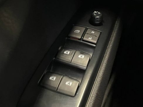 Used 2020 Toyota Camry SE FWD image 11
