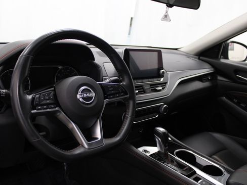 Used 2023 Nissan Altima 2.5 SR AWD/4WD image 15