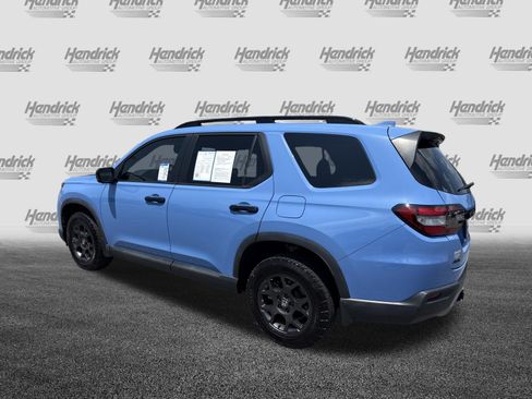 Used 2024 Honda Pilot TrailSport image 8