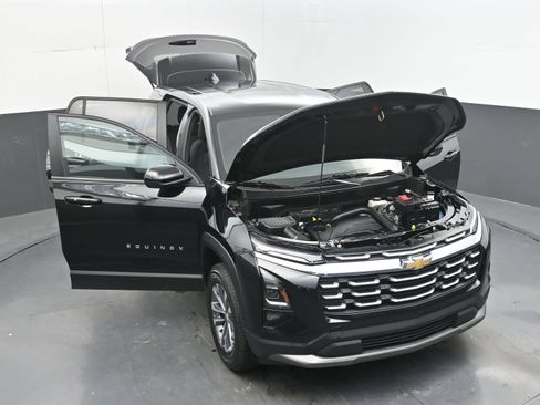 Used 2026 Chevrolet Equinox LT FWD image 37
