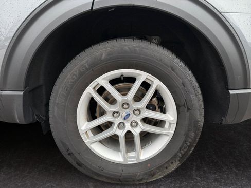 Used 2025 Ford Explorer Active AWD/4WD image 29