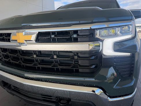 Used 2026 Chevrolet Silverado 1500 LT image 2