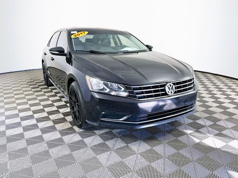 Used 2017 Volkswagen Passat 1.8T SE image 3