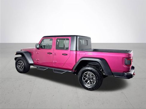 Certified 2024 Jeep Gladiator Rubicon w/ Convenience Group image 9