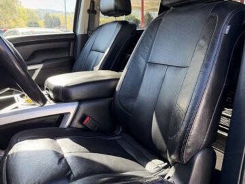 Used 2016 Nissan Titan SL image 12