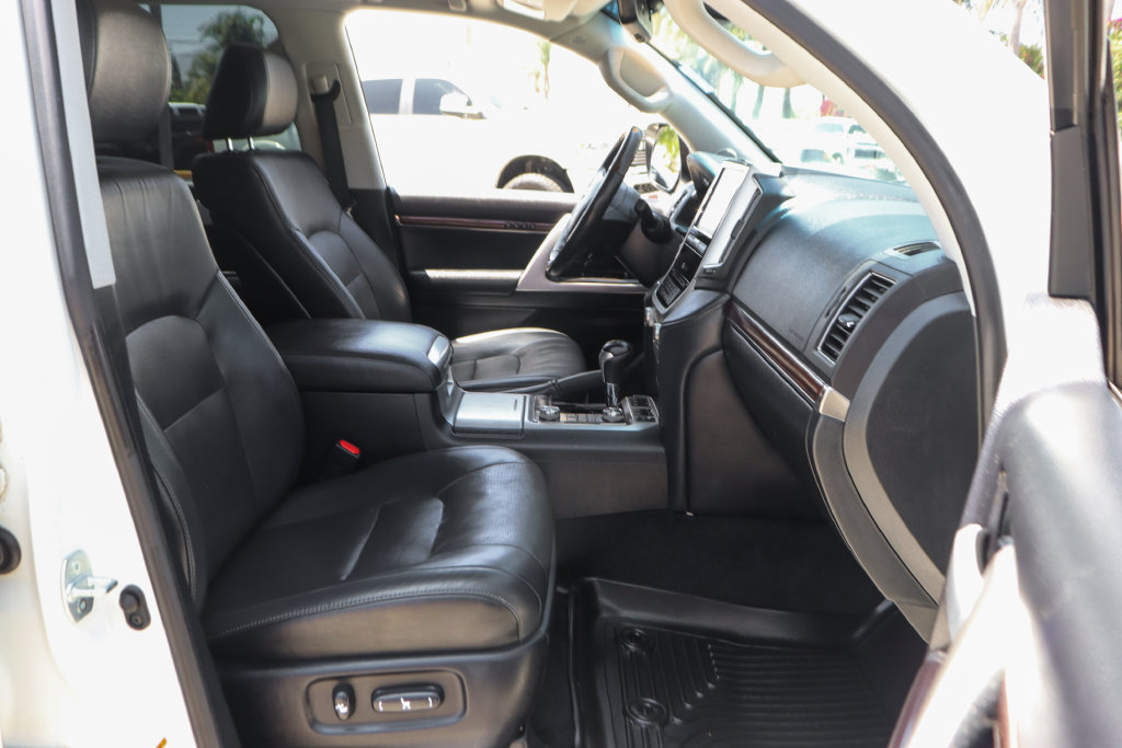 Used 2018 Toyota Land Cruiser AWD/4WD image 44