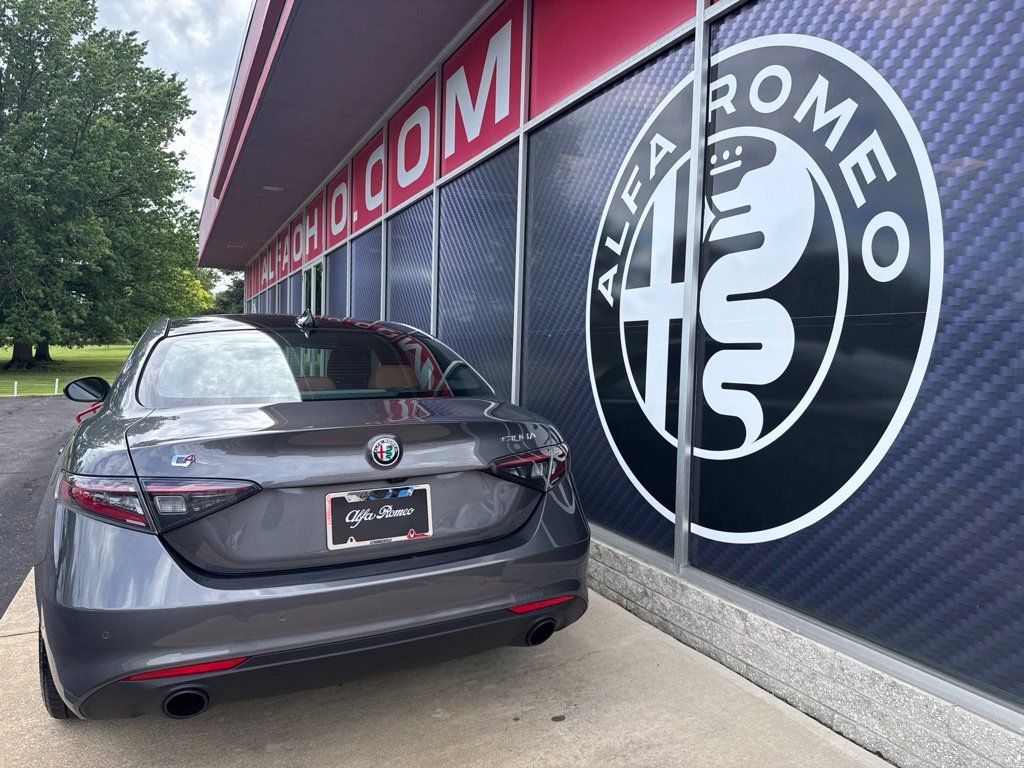 Used 2024 Alfa Romeo Giulia Ti w/ Active Assist Plus Package AWD/4WD image 12