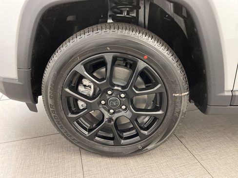 New 2025 Jeep Compass Latitude w/ Sun & Sound Group image 8