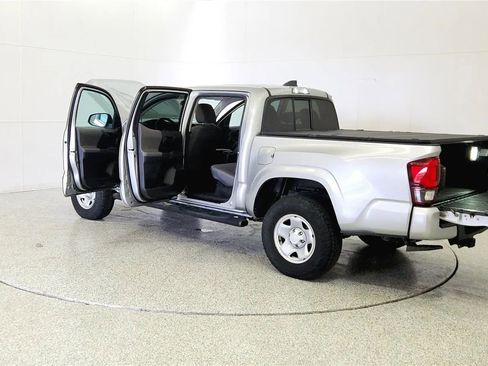 Used 2023 Toyota Tacoma SR AWD/4WD image 11