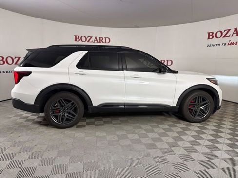 Certified 2025 Ford Explorer ST AWD/4WD image 9