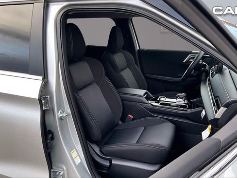 New 2025 Mitsubishi Outlander ES image 8