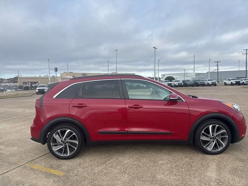 Used 2018 Kia Niro Touring image 8