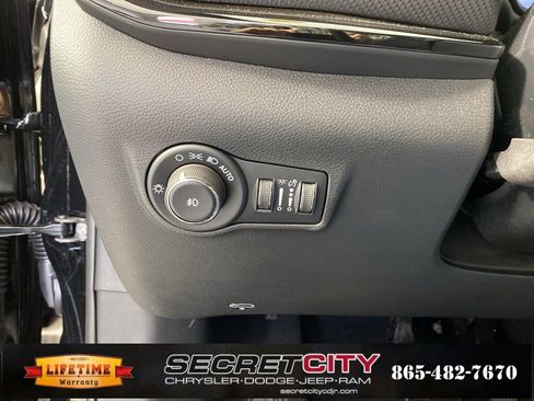 New 2026 Jeep Compass Latitude image 14