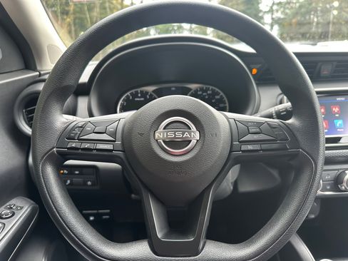 Used 2023 Nissan Kicks S image 23