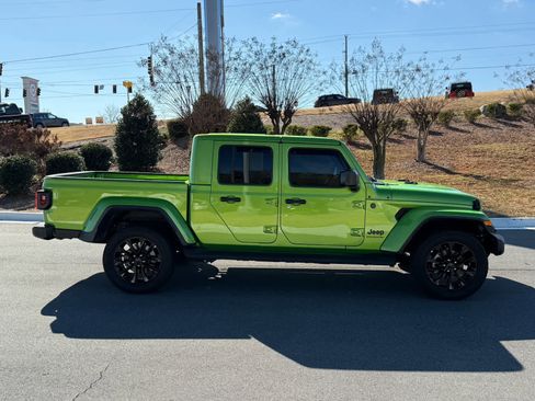 Used 2025 Jeep Gladiator Sport image 6