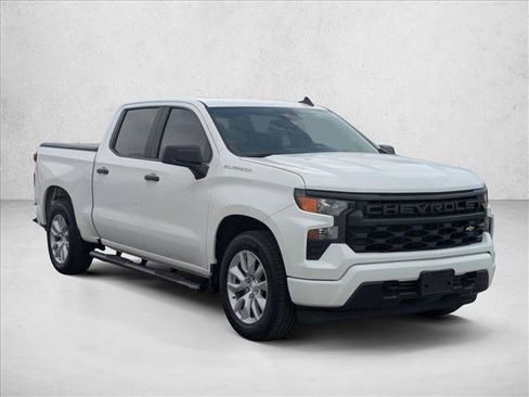 Certified 2022 Chevrolet Silverado 1500 Custom RWD image 3