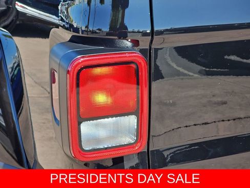 New 2025 Jeep Gladiator Willys image 38