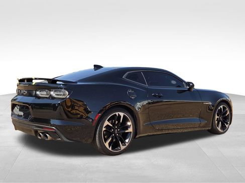 Used 2023 Chevrolet Camaro LT RWD image 6