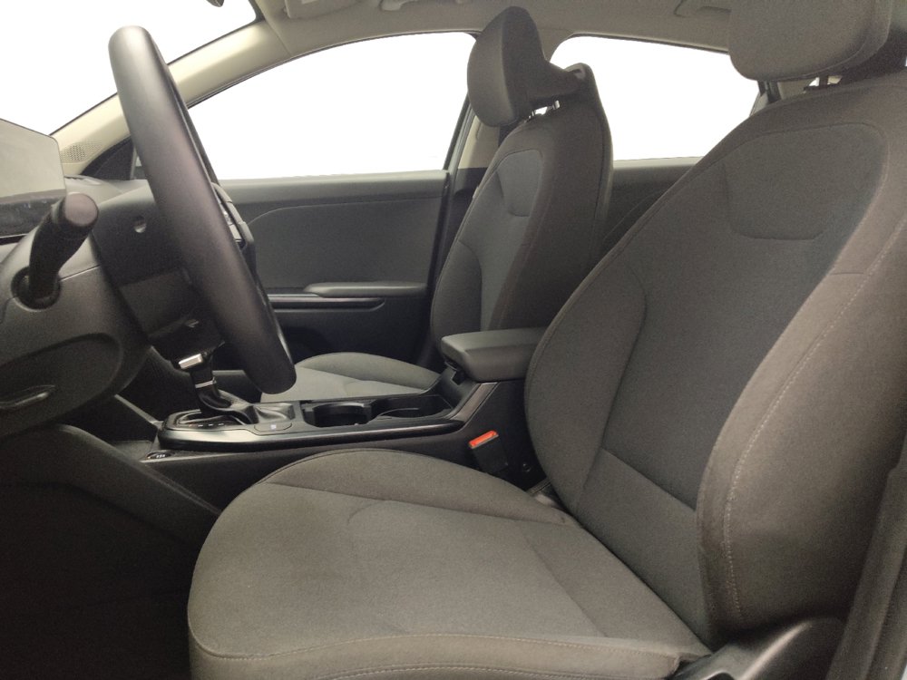 Used 2025 Kia K4 FWD image 17