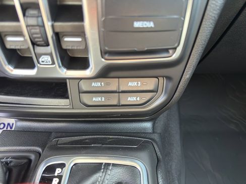 New 2025 Jeep Gladiator Sport image 37