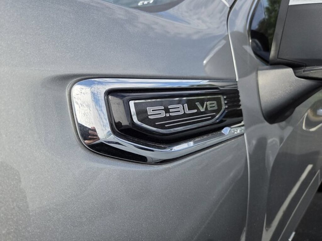 Used 2026 GMC Sierra 1500 SLT RWD image 3