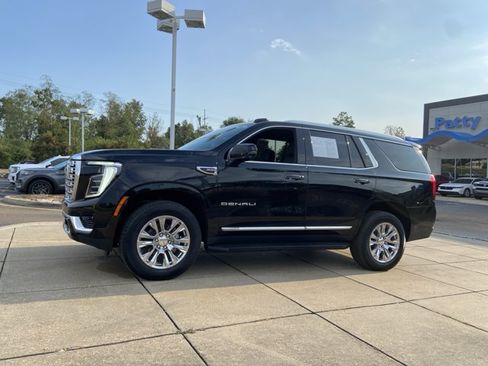 Used 2025 GMC Yukon Denali RWD image 6