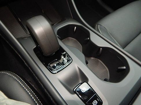 New 2026 Volvo XC40 B5 Core w/ Climate Package image 16