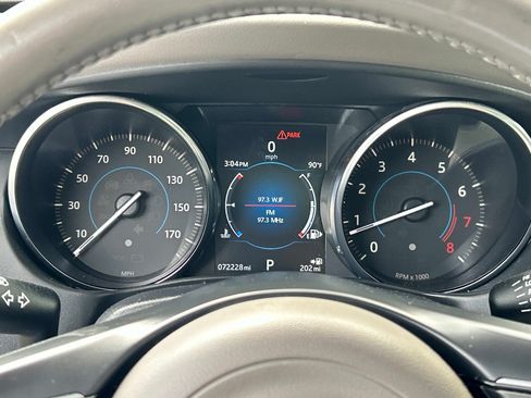 Used 2017 Jaguar XE Premium RWD image 25
