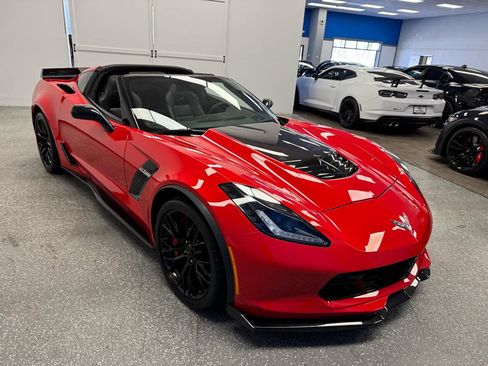 Used 2016 Chevrolet Corvette Z06 w/ 3LZ Preferred Equipment Group RWD image 4