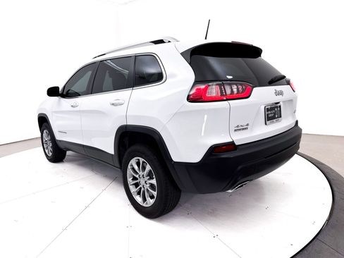 Used 2019 Jeep Cherokee Latitude Plus w/ Comfort/Convenience Group AWD/4WD image 16