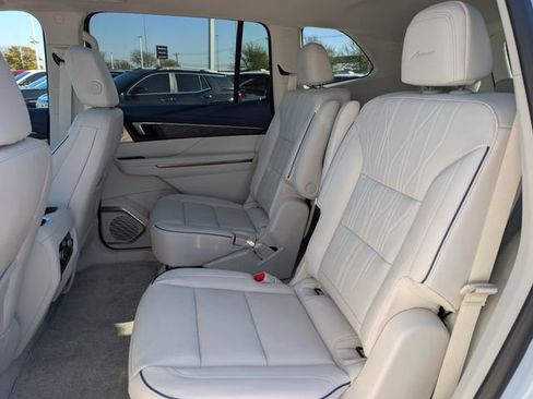 New 2026 Buick Enclave Avenir w/ Super Cruise Package FWD image 20