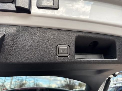 New 2026 Chevrolet Equinox EV LT image 7