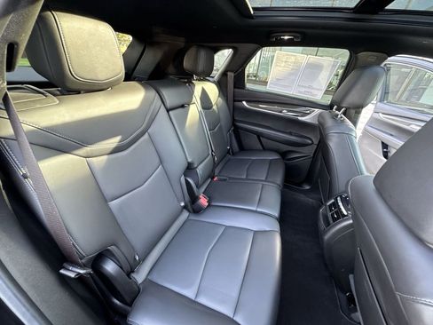 Used 2023 Cadillac XT5 Sportv w/ Technology Package image 28