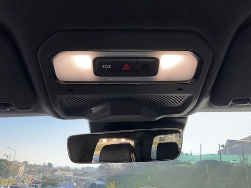 Used 2022 Rivian R1T Launch Edition image 43