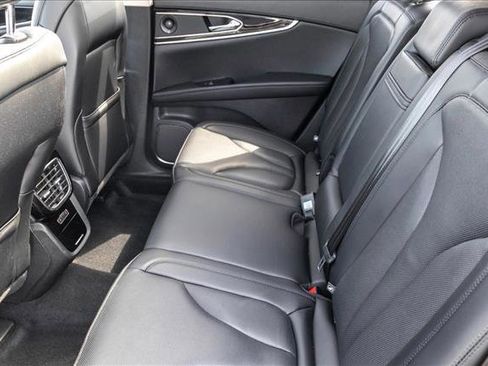 Used 2022 Lincoln Nautilus Reserve w/ Luxury Package AWD/4WD image 24