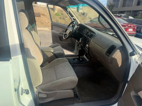 Used 2000 Toyota 4Runner SR5 image 15