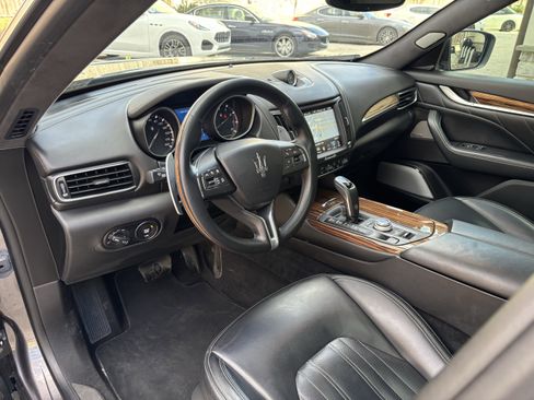 Used 2019 Maserati Levante S GranLusso image 9