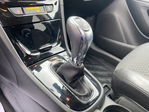 Used 2022 Buick Encore Preferred image 11