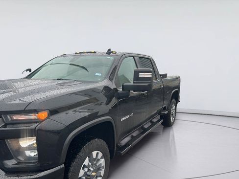 Used 2022 Chevrolet Silverado 2500 Custom w/ Custom Convenience Package AWD/4WD image 4