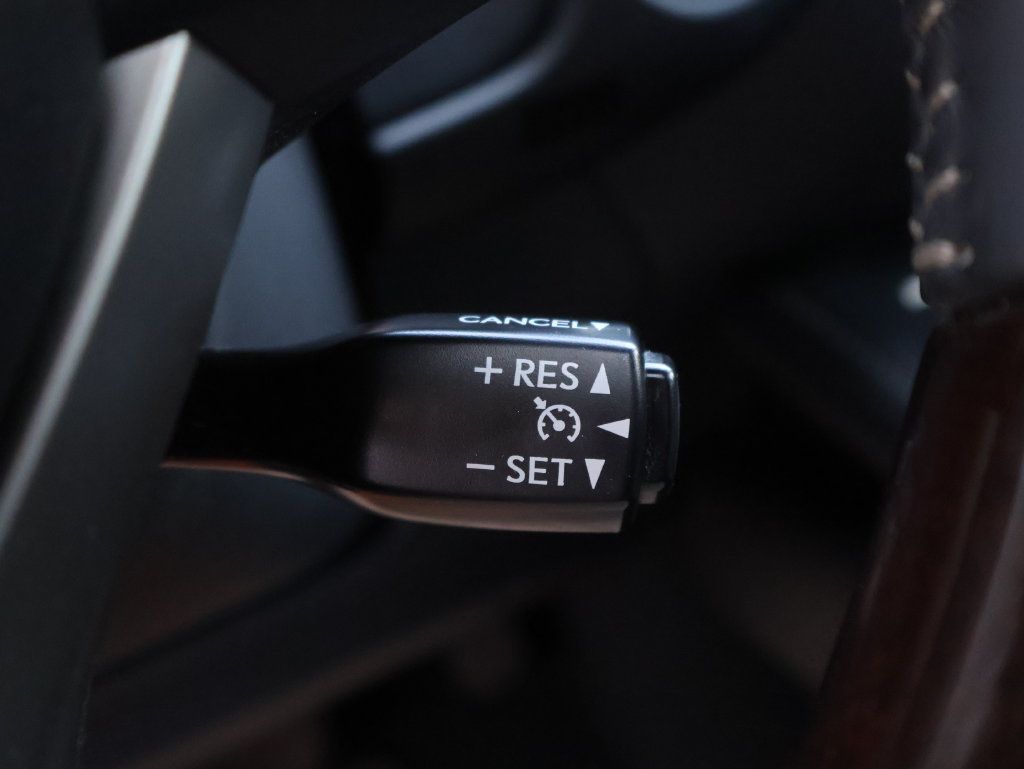 Used 2016 Lexus ES 350 w/ Premium Package w/Wood Trim FWD image 41