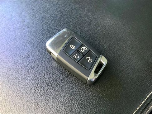 Used 2023 Volkswagen Atlas SE w/ Panoramic Sunroof Package FWD image 15