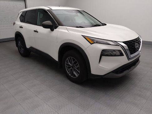 Used 2022 Nissan Rogue S FWD image 11