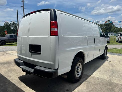 Used 2021 Chevrolet Express 2500 RWD image 5