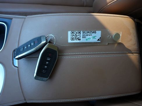 Used 2025 INFINITI QX60 Sensory image 26